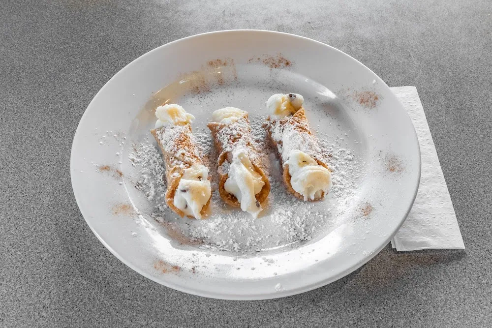 Cannoli Trio